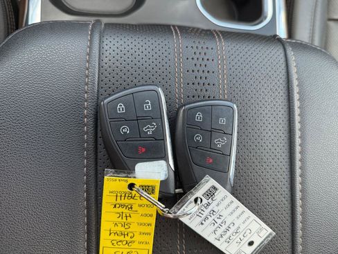 Used 2023 Chevrolet Silverado 1500 High Country image 33