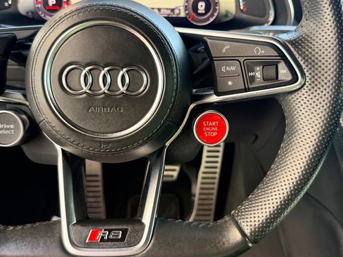 Used 2018 Audi R8 V10 w/ Black Optic Package image 27