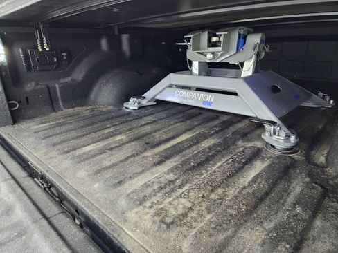 Used 2024 RAM 3500 Big Horn w/ Sport Appearance Package image 5