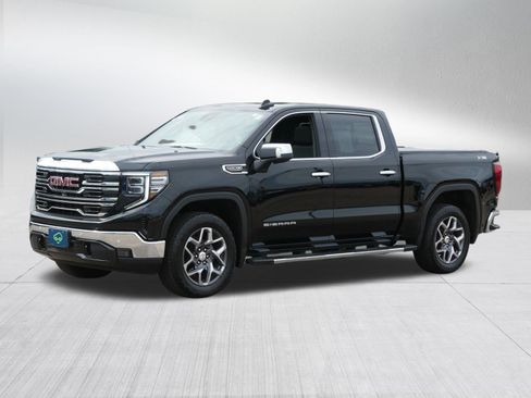 Certified 2025 GMC Sierra 1500 SLT w/ SLT Premium Plus Package AWD/4WD image 3
