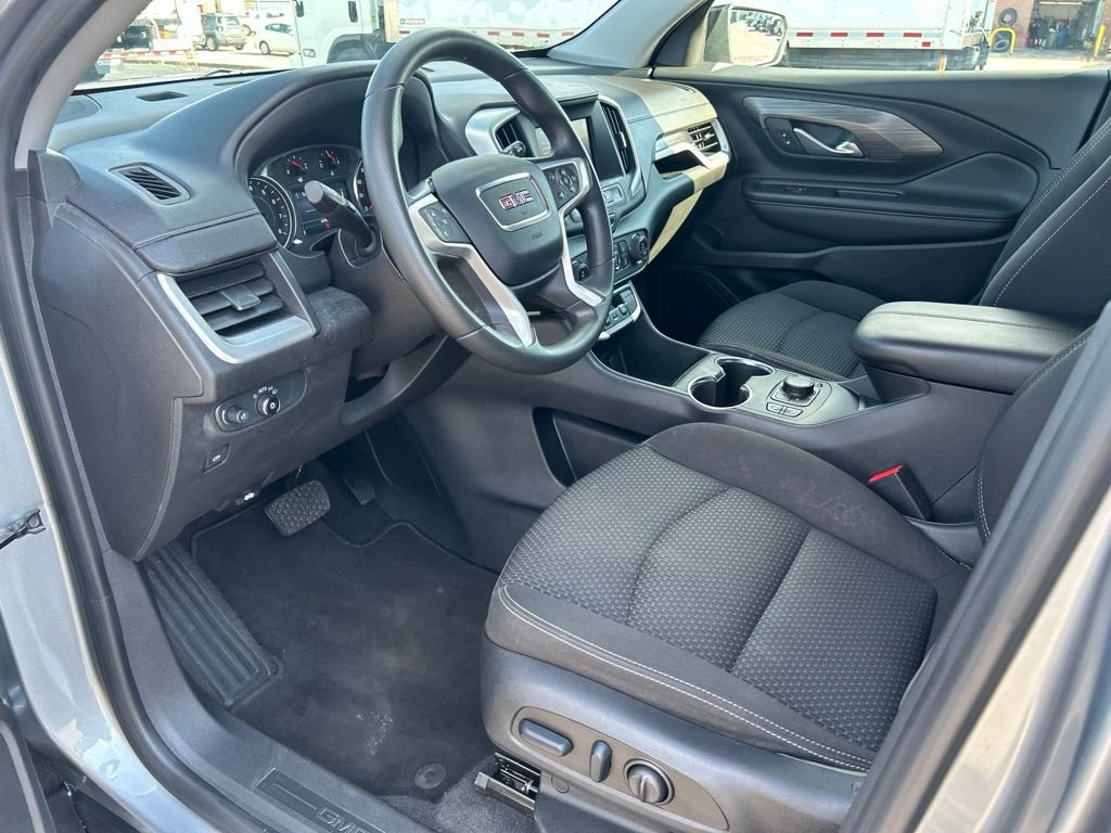 Used 2023 GMC Terrain SLE w/ Driver Convenience Package FWD image 8