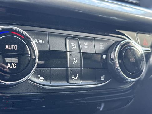 Used 2024 Chevrolet Trax LT w/ Driver Confidence Package image 20