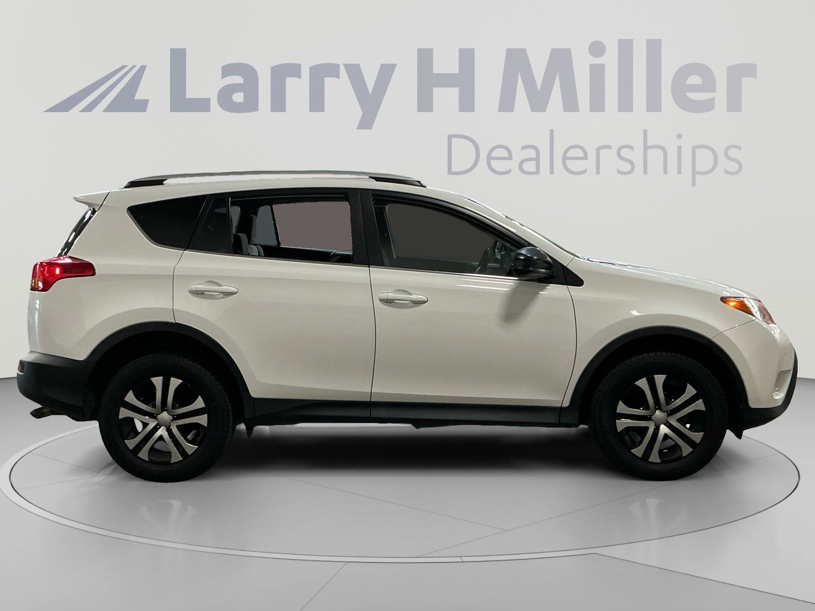 Used 2015 Toyota RAV4 LE AWD/4WD image 6