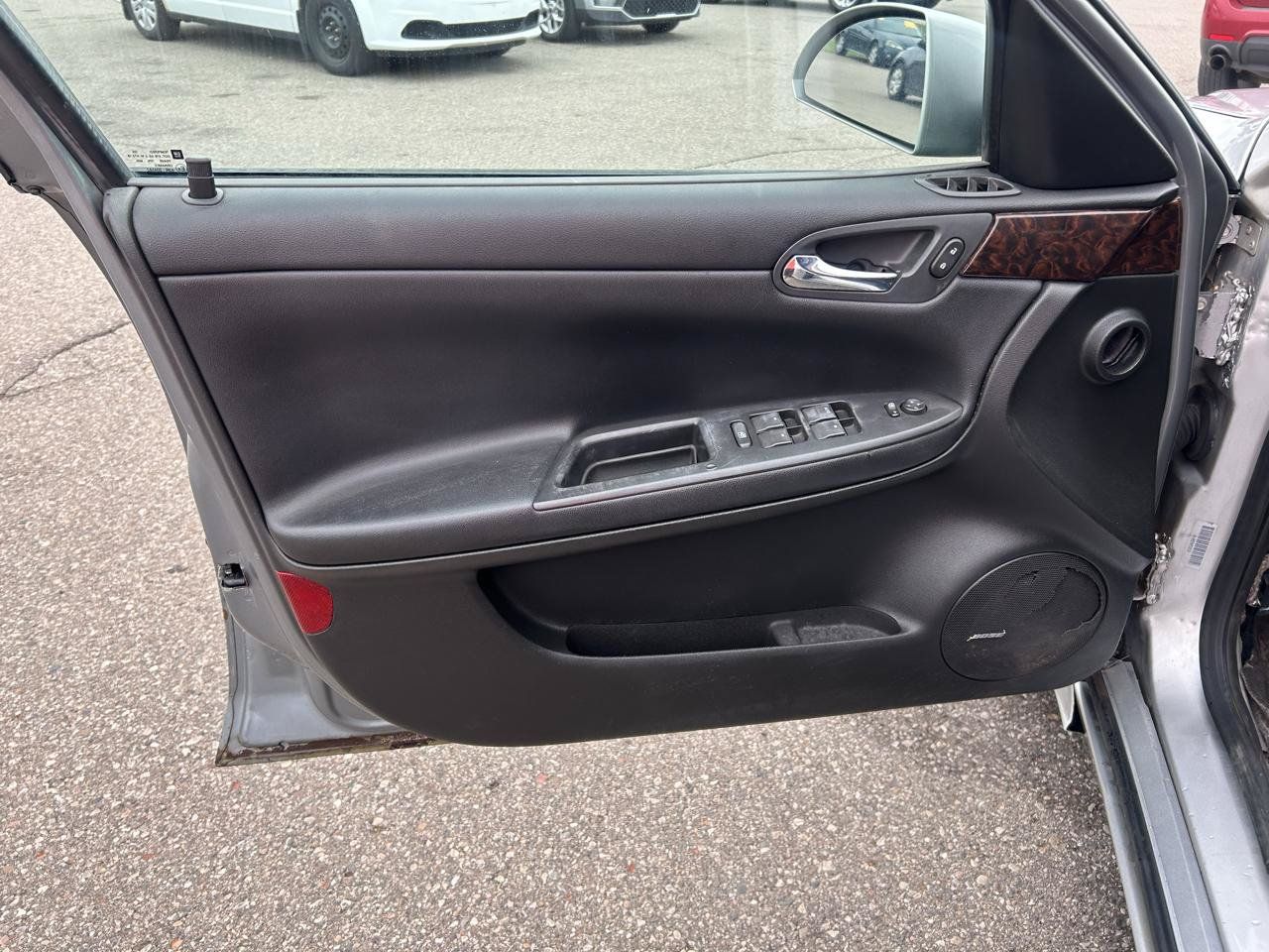 Used 2013 Chevrolet Impala LTZ FWD image 14
