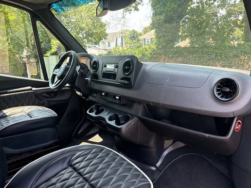 Used 2021 Mercedes-Benz Sprinter 3500 image 17