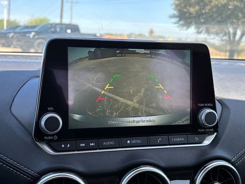 Used 2025 Nissan Sentra SV FWD image 9