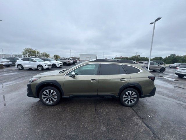 Used 2025 Subaru Outback Touring AWD/4WD image 4