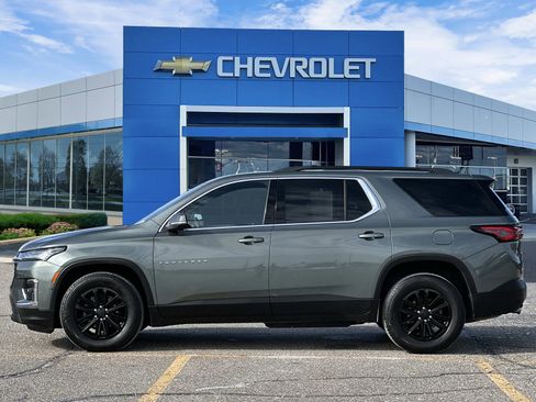 Certified 2023 Chevrolet Traverse LT image 2