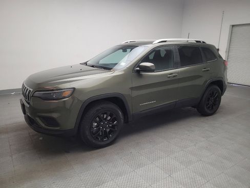 Used 2020 Jeep Cherokee Latitude AWD/4WD image 2