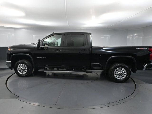 Used 2025 Chevrolet Silverado 2500 LT w/ Convenience Package AWD/4WD image 7