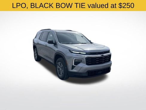 Used 2025 Chevrolet Traverse LT w/ LPO, Floor Liner Package image 7