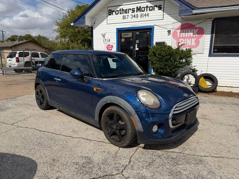 Used 2015 MINI Cooper 2-Door Hardtop FWD image 3