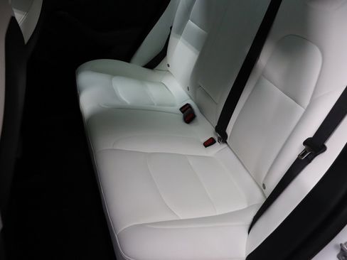 Used 2022 Tesla Model 3 image 39