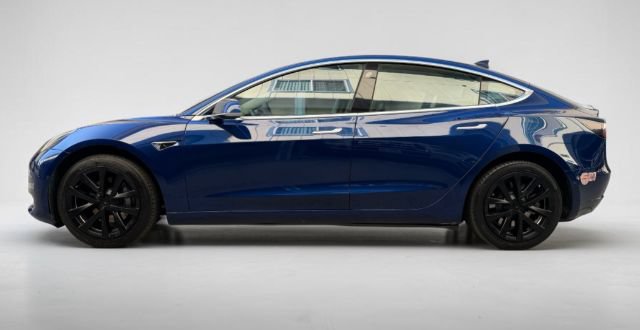 Used 2020 Tesla Model 3 Standard Range Plus RWD image 3
