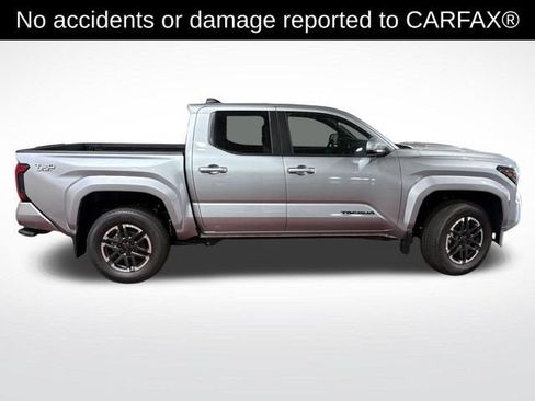 Used 2026 Toyota Tacoma TRD Sport w/ TRD Sport Upgrade Package AWD/4WD image 3