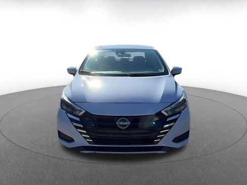 Used 2025 Nissan Versa SV image 4