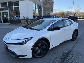 Used 2023 Toyota Prius LE video 1