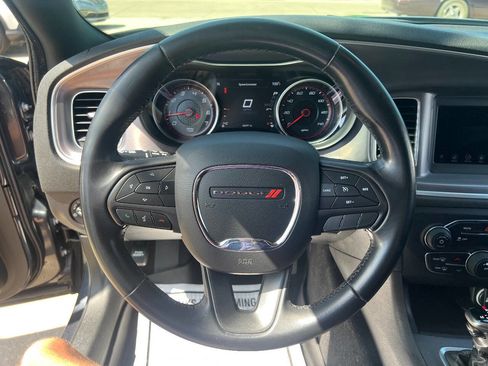Used 2019 Dodge Charger SXT image 11