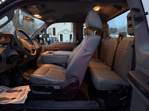 Used 2015 Ford F250 XL w/ Power Equipment Group image 23