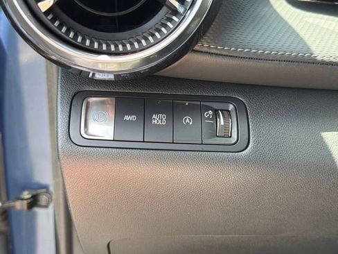 Used 2025 Chevrolet Equinox LT AWD/4WD image 13