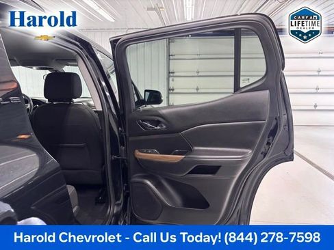 Used 2023 GMC Acadia SLE w/ Infotainment Package AWD/4WD image 8