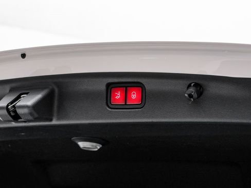 Used 2022 Mercedes-Benz C 300 Sedan image 45