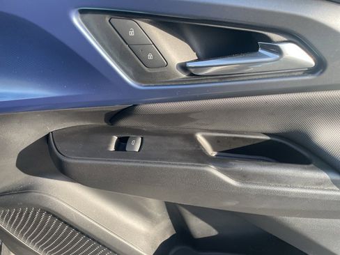 Used 2025 Chevrolet Equinox EV LT w/ Convenience Package image 48