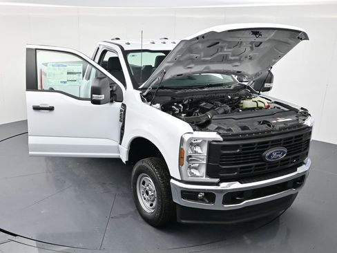 New 2026 Ford F250 XL w/ FX4 Off-Road Package AWD/4WD image 43