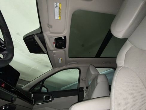 Used 2025 Kia Sorento S w/ Panoramic Sunroof Package FWD image 22
