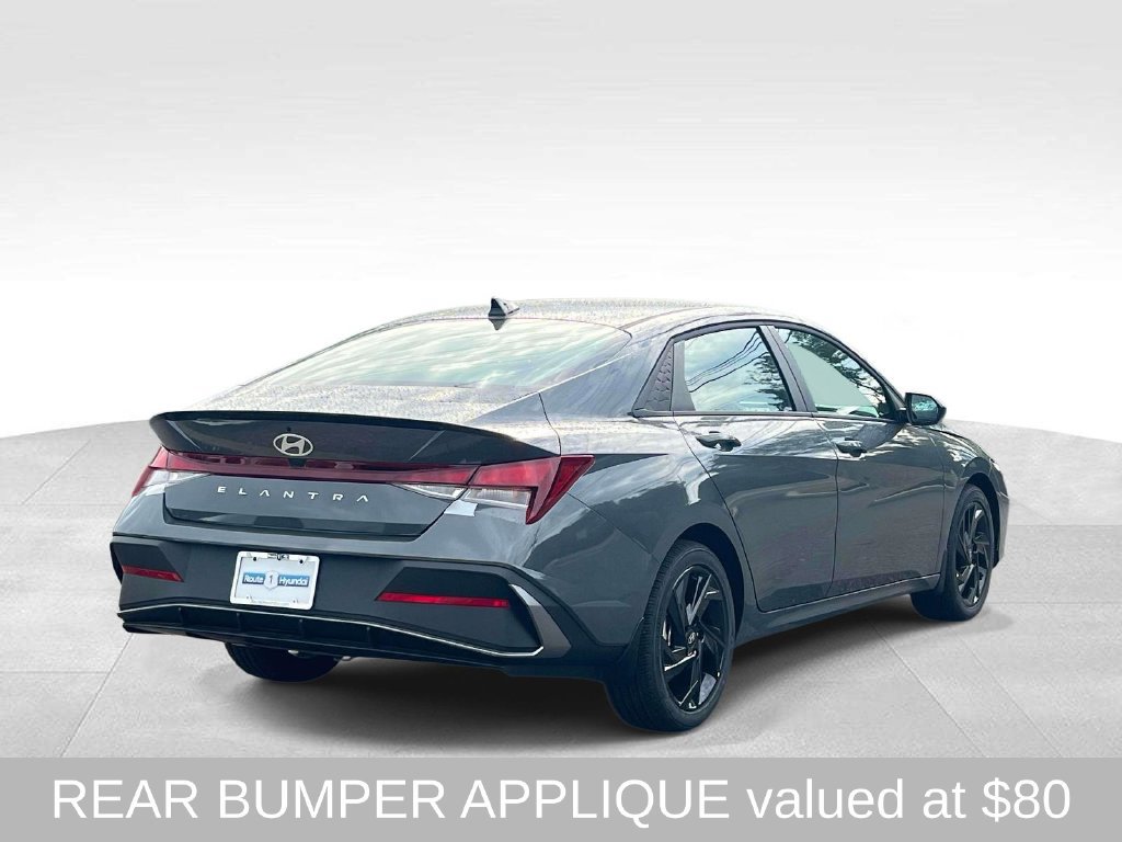 New 2026 Hyundai Elantra SEL Sport FWD image 3