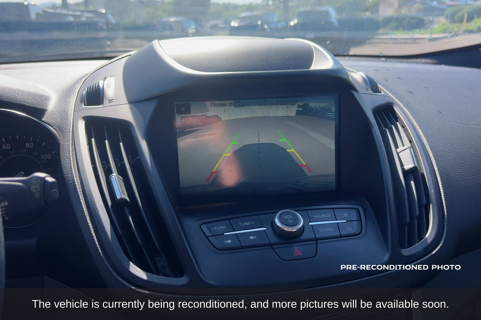 Used 2019 Ford Escape SE FWD image 17