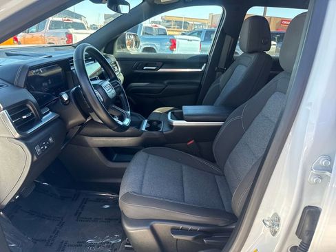 Used 2025 GMC Terrain Elevation image 9