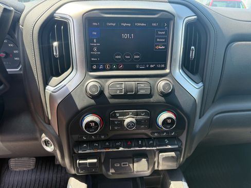 Used 2021 Chevrolet Silverado 1500 LTZ AWD/4WD image 21