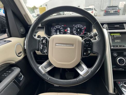 Used 2019 Land Rover Discovery HSE image 29