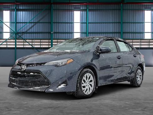 Used 2018 Toyota Corolla LE image 1