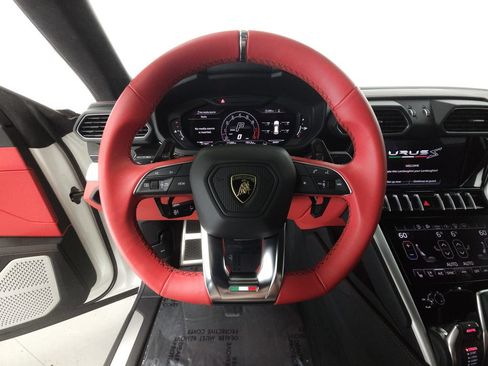 Used 2023 Lamborghini Urus S AWD/4WD image 11