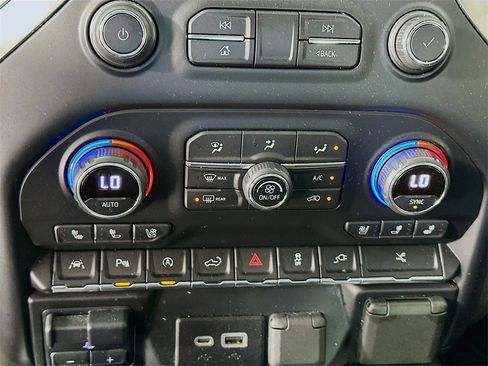 Used 2020 Chevrolet Silverado 1500 LTZ w/ LTZ Premium Package image 16