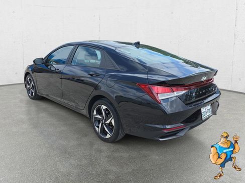Used 2023 Hyundai Elantra SEL w/ Convenience Package image 7