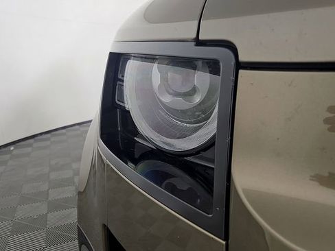 Used 2022 Land Rover Defender 110 X-Dynamic SE AWD/4WD image 10
