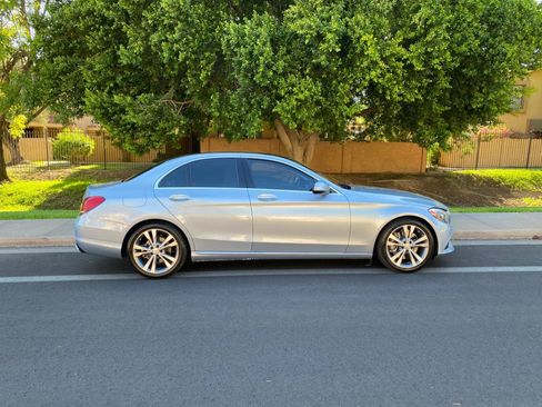 Used 2015 Mercedes-Benz C 300 Sedan image 4