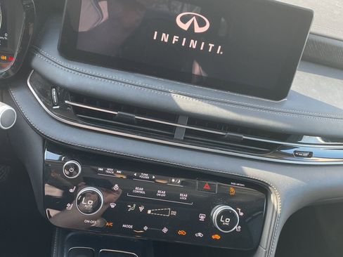 Certified 2025 INFINITI QX60 Sensory image 17