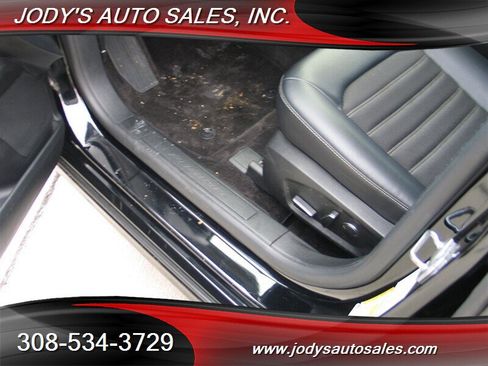 Used 2018 Ford Fusion SE w/ Equipment Group 201A image 4
