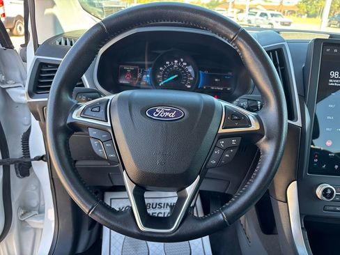 Used 2022 Ford Edge SEL image 15