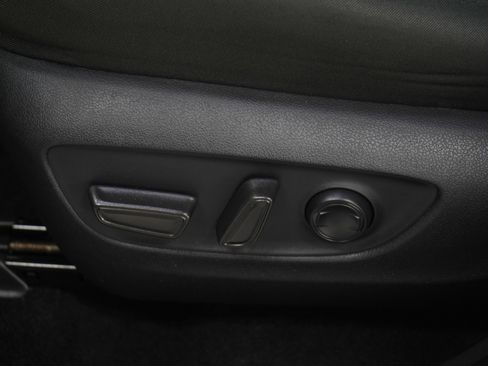 Used 2025 Toyota RAV4 XLE AWD/4WD image 23