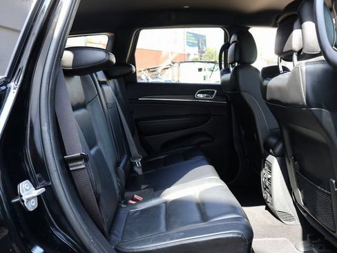 Used 2019 Jeep Grand Cherokee Limited AWD/4WD image 12