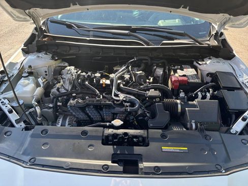 Used 2025 Nissan Altima 2.5 SV FWD image 32