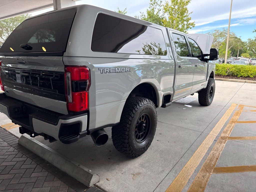 Used 2026 Ford F350 Platinum w/ Tremor Off-Road Package AWD/4WD image 3