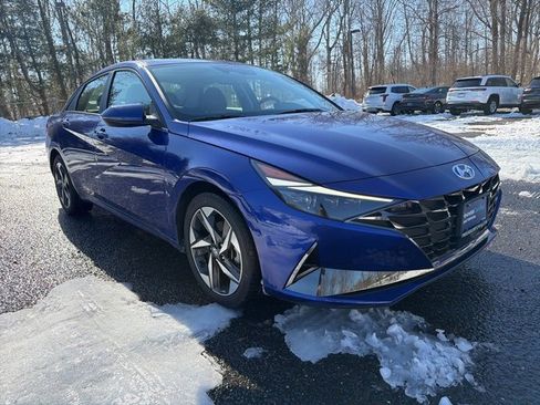 Certified 2023 Hyundai Elantra Limited image 2