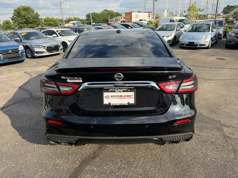 Used 2020 Nissan Maxima SR w/ Sport Mat Group FWD image 8