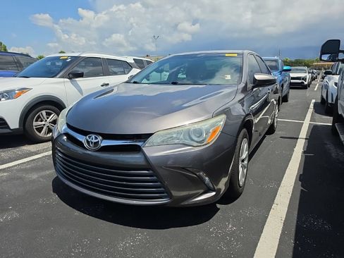 Used 2016 Toyota Camry LE FWD image 4